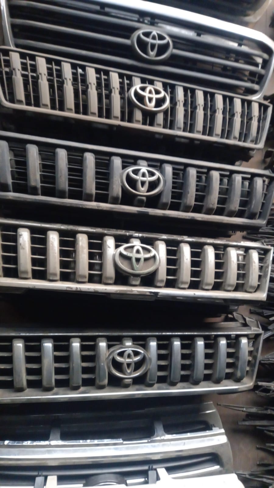 Toyota Land Cruiser Prado 95 решетка радиатора